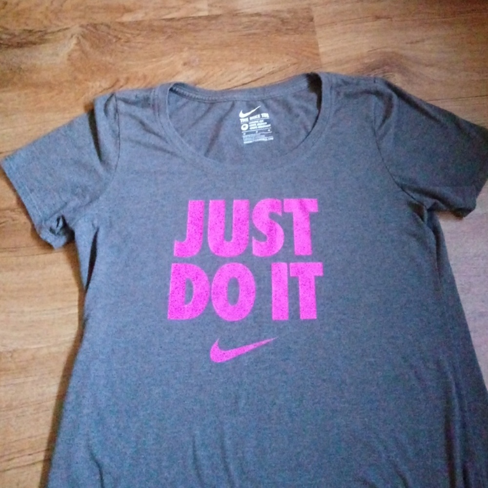 Nike womans T-Shirt 👕